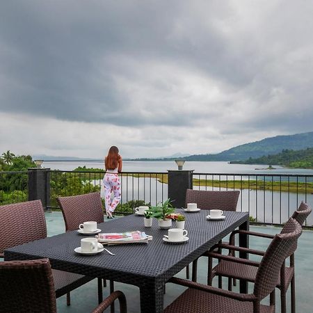 Sunset Boulevard By Stayvista - Lakeside Villa With Pet-Friendly Ambiance, Deck, Terrace, Plunge Pool & Modern Flair Karjat Exteriör bild