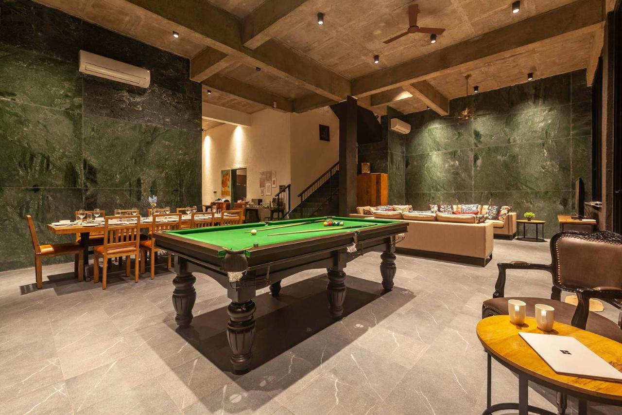 Sunset Boulevard By Stayvista - Lakeside Villa With Pet-Friendly Ambiance, Deck, Terrace, Plunge Pool & Modern Flair Karjat Exteriör bild