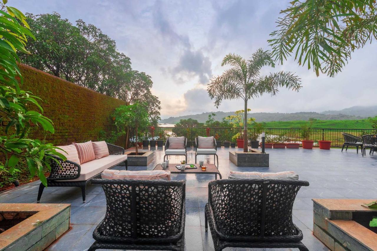 Sunset Boulevard By Stayvista - Lakeside Villa With Pet-Friendly Ambiance, Deck, Terrace, Plunge Pool & Modern Flair Karjat Exteriör bild