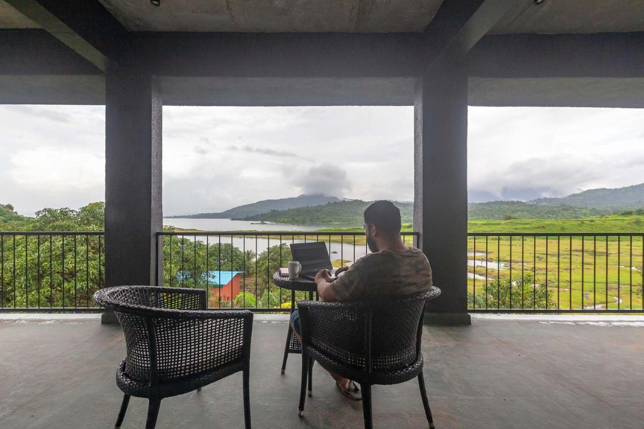 Sunset Boulevard By Stayvista - Lakeside Villa With Pet-Friendly Ambiance, Deck, Terrace, Plunge Pool & Modern Flair Karjat Exteriör bild