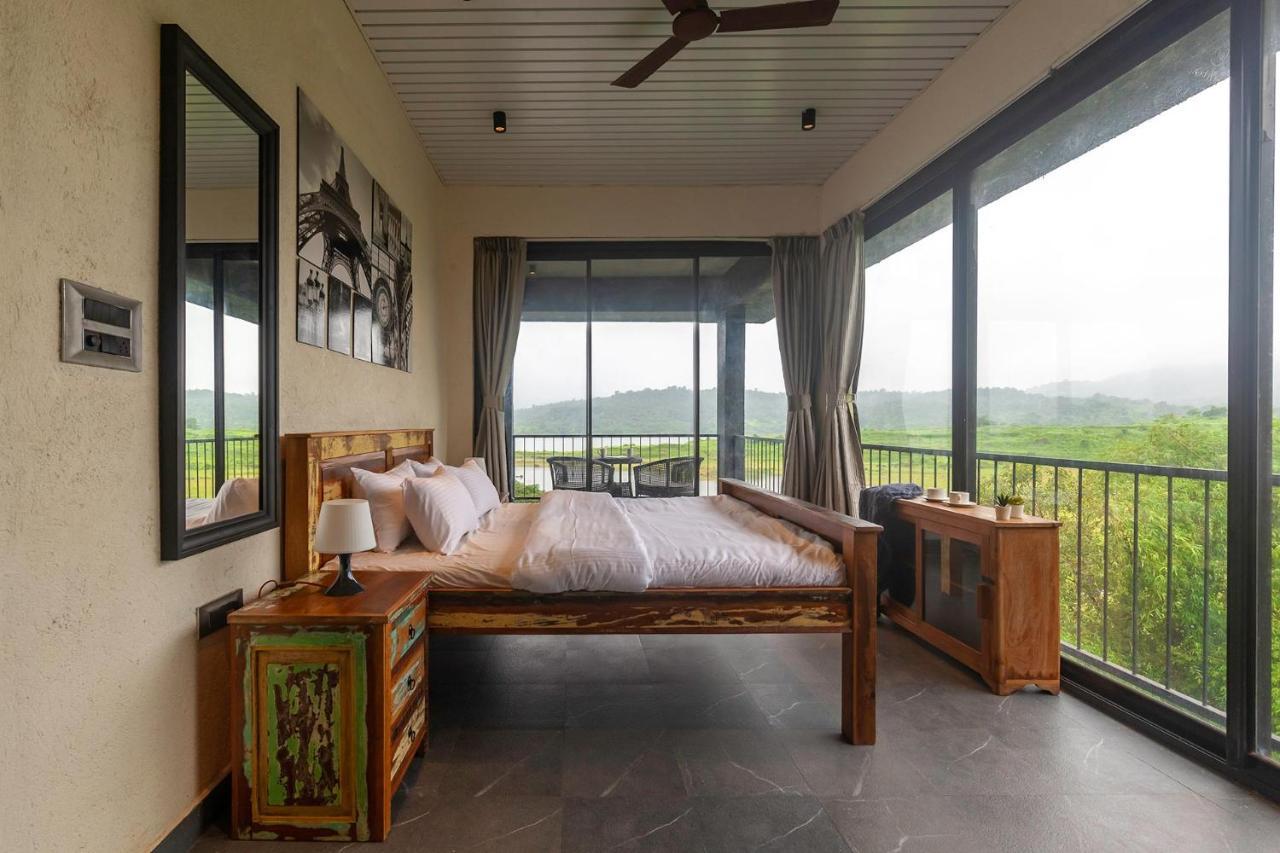 Sunset Boulevard By Stayvista - Lakeside Villa With Pet-Friendly Ambiance, Deck, Terrace, Plunge Pool & Modern Flair Karjat Exteriör bild