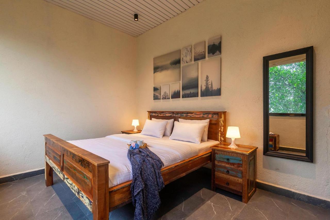 Sunset Boulevard By Stayvista - Lakeside Villa With Pet-Friendly Ambiance, Deck, Terrace, Plunge Pool & Modern Flair Karjat Exteriör bild