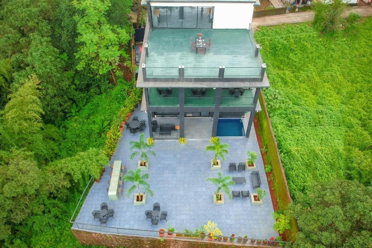 Sunset Boulevard By Stayvista - Lakeside Villa With Pet-Friendly Ambiance, Deck, Terrace, Plunge Pool & Modern Flair Karjat Exteriör bild